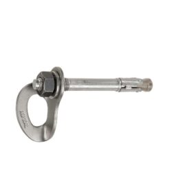 Das Bild zeigt den Climbing Technology HCR Bohrhaken mit der passenden Bohrhakenlasche. Er liegt horizontal in Bildmitte mit der Mutter bzw. dem Gewinde und der Lasche nach links.