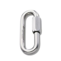 Das Bild zeigt ein silber glänzendes Maillon Rapid Edelstahl Glied in einem weißem Quadrat. Es steht vertikal in Bildmitte mit dem Schraubverschluss nach rechts.