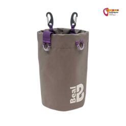 Braune Beal Tool Bucket Werkzeugtasche mit weiße, Logo und Aufhängeöse auf weißem Quadrat.