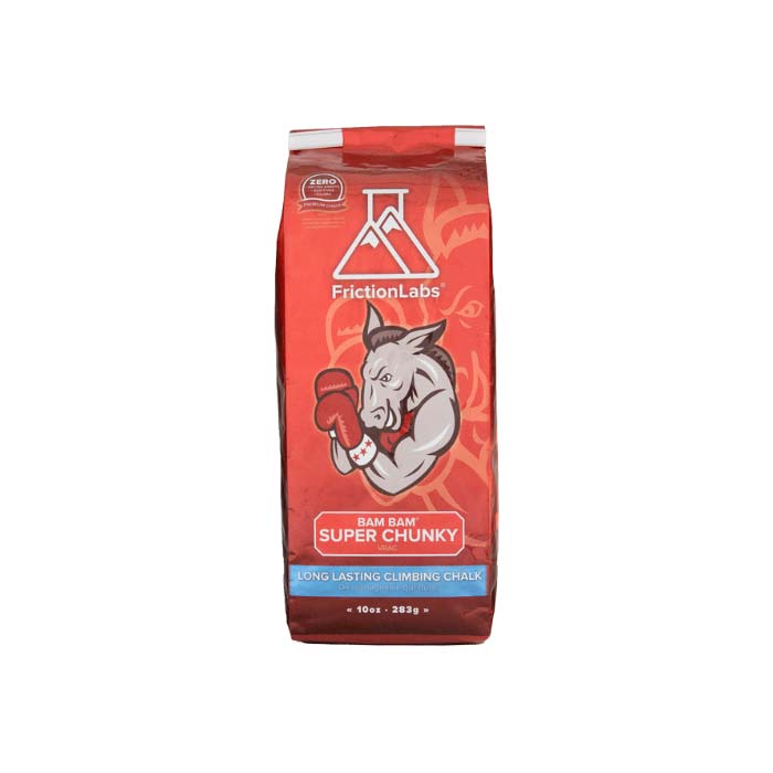 Das Bild zeigt eine rote Packung Frictionlabs Bam Bam Chalk. Man sieht die aufrecht stehende Packung von der Vorderseite mit dem Logo, dem Pferd Logo und dem Produktnamen darunter.