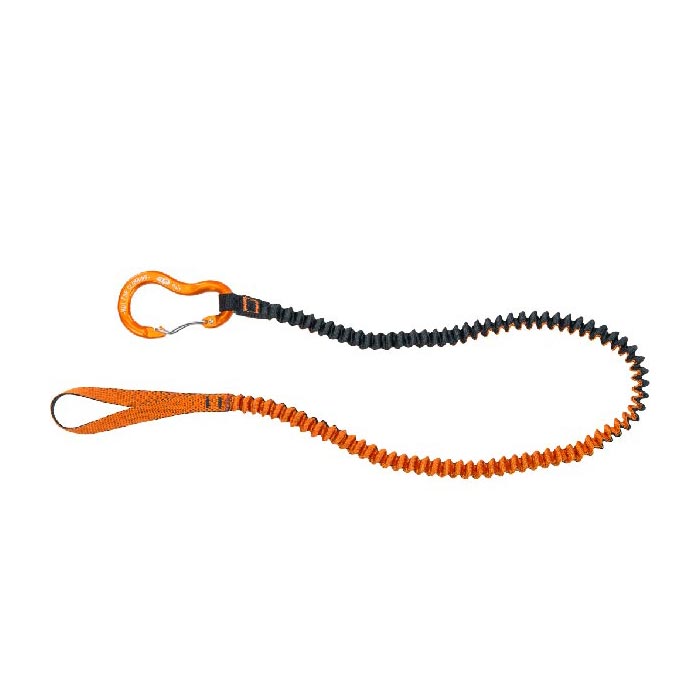 Das Bild zeigt die Materialschlinge Climbing Technology Whippy. Die orange-schwarze Schlinge liegt in einem HAlbkreis aufgelegt in Bildmitte des weißen Quadrates. Links die Einbindeschlaufe bzw. der Einhänge Karabiner.