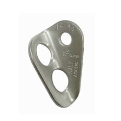 Das Bild zeigt die Raumer Bohrhakenlasche Alien 10mm. Sie steht aufrecht in Bildmitte und man sieht wunderbar das ganze Produkt aus leicht seitlicher Perspekive mit den zwei getrennten Karabinerösen.