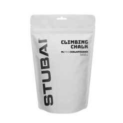 Das Bild zeigt das STubai Chalk MG Pro Chalk Powder. Der Plastikbeutel steht aufrecht in Bildmitte, man erkennt das vertikale Logo und die Typenbezeichnung.