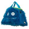 Das Bild zeigt das Boulder Chalkbag Monster Maxwell von schräg links. Der blaue, lustige Magnesiumbeutel hat zwei Knöpfe als Augen und einen Mund mit kleinen Zähnen sowie zwei ausgestreckte Arme.