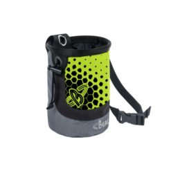 Das Bild zeigt das Beal Chalkbag groß in grün. Es ist in Bildmitte zu sehen, man erkennt das Produkt mit dem Logo, gepunkteten Vorderseite und dem Hüftband.