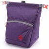 Das Bild zeigt das Moon Bouldering Chalkbag in der FArbe violett. Der Boulder Magnesiumbeutel ist in Bildmitte, man erkennt alle seine Features sehr gut.
