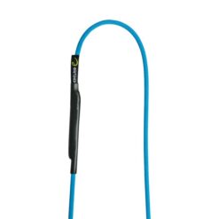 Das Bild zeigt die Edelrid Aramid Cord Sling 6mm. Zu sehen ist die blaue Aramid Schlinge mit einem Loop nach oben auf einem weißem Quadrat.