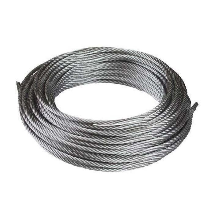 Das Bild zeigt eine Rolle Klettersteig Drahtseil Edelstahl 14mm. Die Rolle liegt gerade in Mitte eines weißen Quadrates.