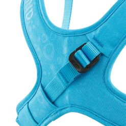 Detailaufnahme einer Schnalle des türkisen Edelrid Kermit Kinder Brustgurt.