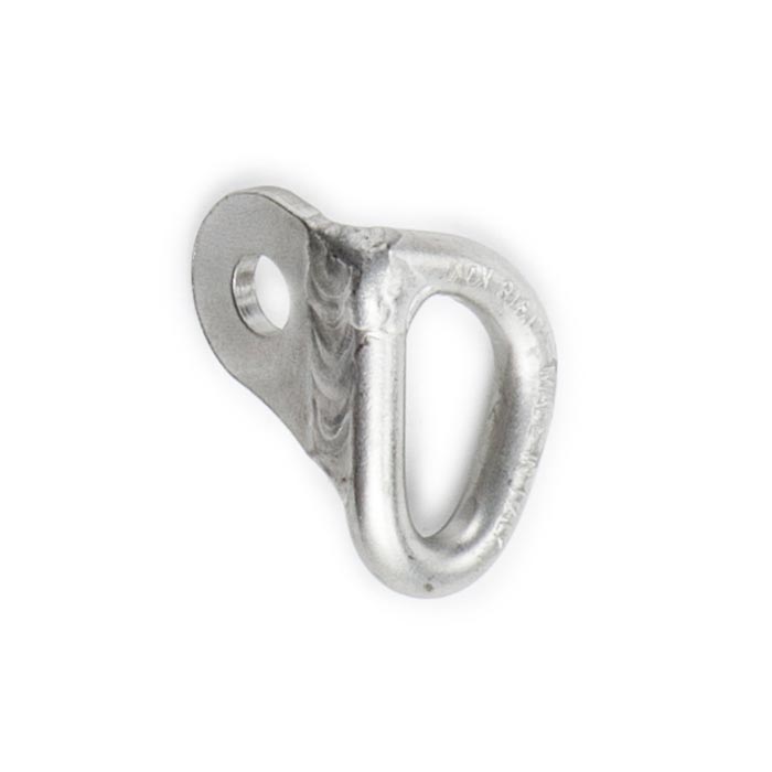 Das Bild zeigt die silberne Bohrhakenlasche Round auf einem weißem Quadrat.