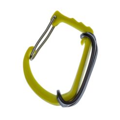 The picture shows the Edelrid SM Clip material carabiner. The green plastic carabiner is standing upright in the center of the picture, with the wire gate on the left and the black rubber fixation strap on the right.