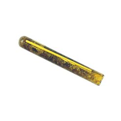 Das Bild zeigt eine gelbe Petzl Ampoule Batinox Glasmörtelpatrone. Sie liegt schräg in einem weißem Quadrat.