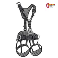 Schwarzer Petzl Avao Industrieklettergurt europäischer Ausführung vertikal aufgespannt von vorne.