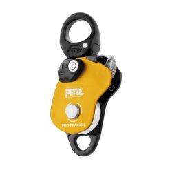 Golden schwarze Petzl Pro Traxion Seilrolle mit Rücklaufsperre von der Seite mit Logo und Produktnamen.