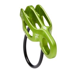 Das Bild zeigt ein grünes Black Diamond ATC Alpine Guide Sicherungsgerät auf einem weißem Quadrat.