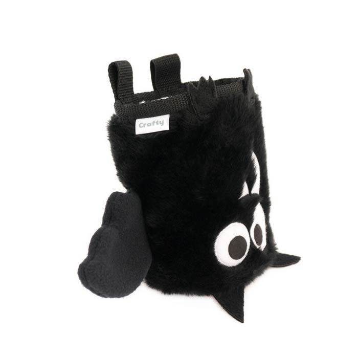 Das Bild zeigt das scwarze Bat Chalk BAg von der Seite auf einem weißem Quadrat.