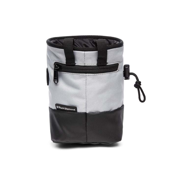 Das Bild zeigt das graue Black Diamond Mojo Zip Chalk Bag von der rückseite mit Reißverschluss und Kordelzug.