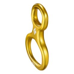 Das Bild zeigt den goldenen Black Diamond Super 8 Abseilachter auf einem weißem Quadrat von der Seite. Die große Öse ist unten.
