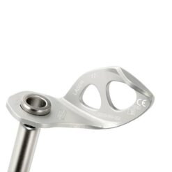 Das Bild zeigt die Lasche einer Petzl Laser Eisschraube mit zwei Ösen.