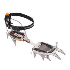 Das Bild zeigt das silber-schwarze Black Diamond Sabretooth Steigeisen mit Kipphebel Bindung und Fangriemen auf einem weißem Quadrat.