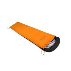 Das Bild zeigt den LACD Biwaksack Light I mit oranger Oberseite und Kapuze.