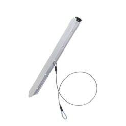 Das Bild zeigt den silbernen MSR Snow Picket Firnanker mit Drahtkabel schräg in weißem Quadrat.