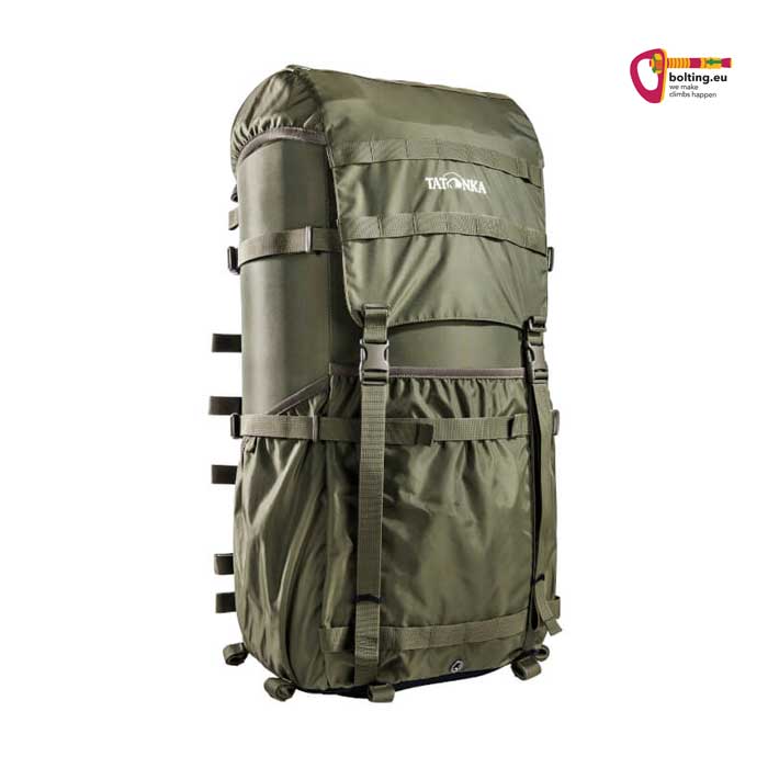 Olivefarbener Packsack 2 von Tatonka von der Seite.