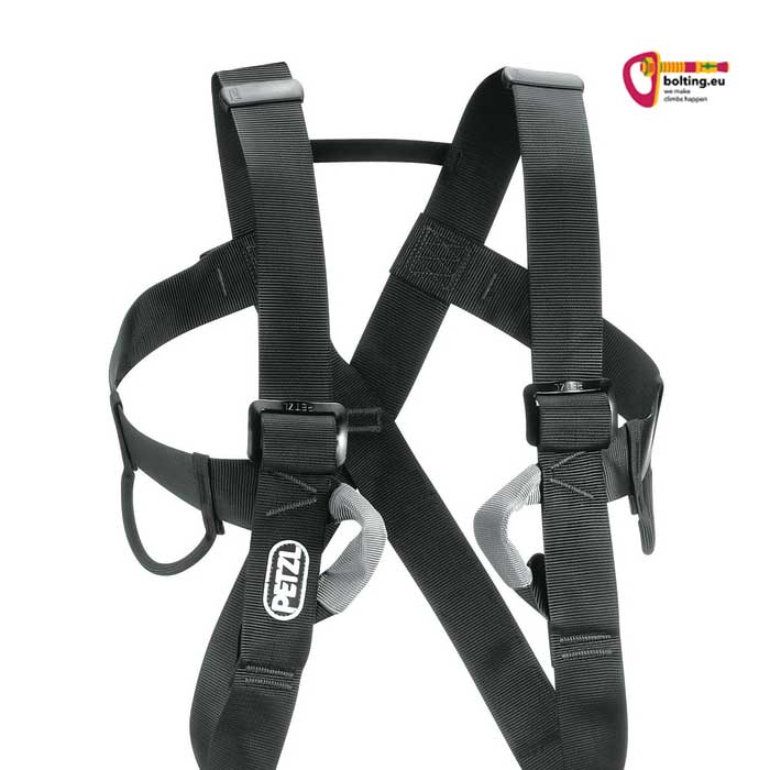 Detailausschnitt des Brustteils des Petzl 8003 Klettergurtes.