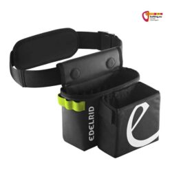 Schwarzer Edelrid Route Setter Belt mit zwei Taschen und Gürtel in weißem Quadrat.