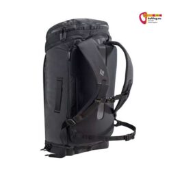 Schwarzer Black Diamond Creek Transit 32 Daypack aufrecht von der Rückseite.