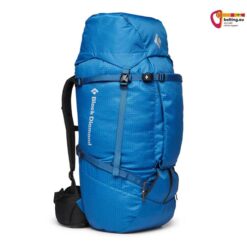 Blauer Black Diamond Mission 55 Alpinrucksack von der Seite vor weißem Hintergrund.