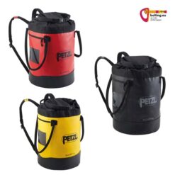 Drei Petzl Bucket 45 Transportsäcke in gelb, rot und schwarz auf weißem Hintergrund.